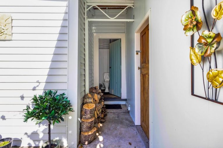 Photo of property in 16 Fairfield Road, Hawera, 4610