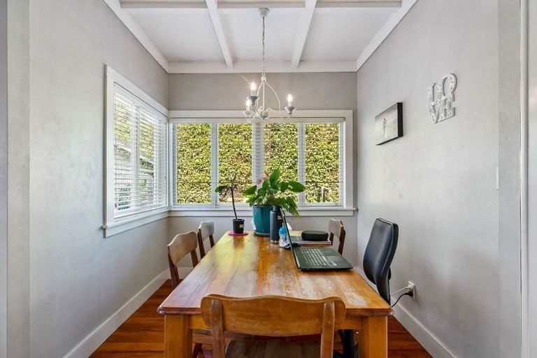 Photo of property in 1a Sherwood Avenue, Te Atatu South, Auckland, 0610