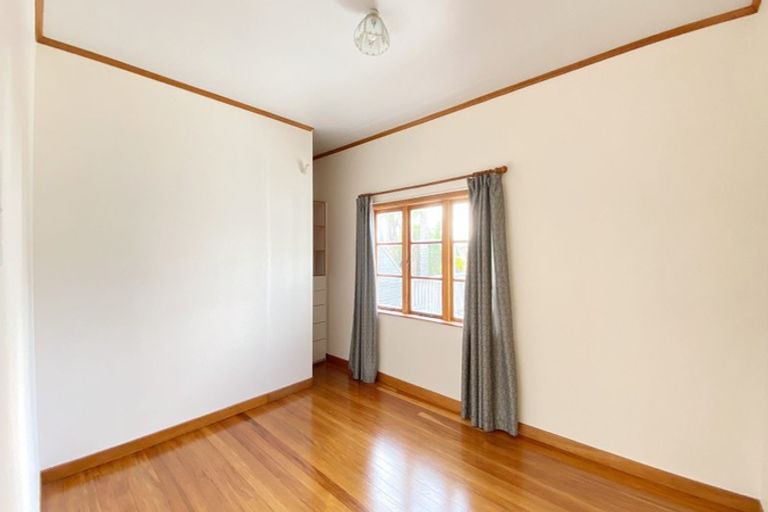Photo of property in 71 Keegan Drive, Massey, Auckland, 0614