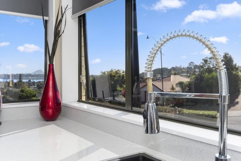 Photo of property in 60 Oteki Park Drive, Welcome Bay, Tauranga, 3112