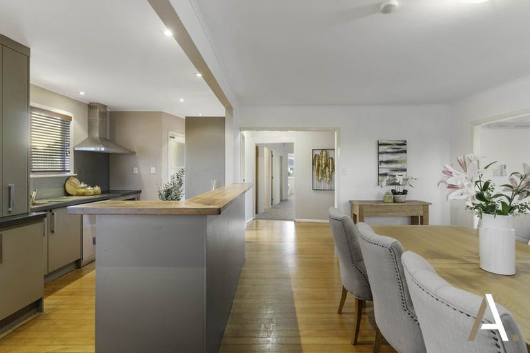 Photo of property in 80 La Trobe Street, Pakuranga Heights, Auckland, 2010