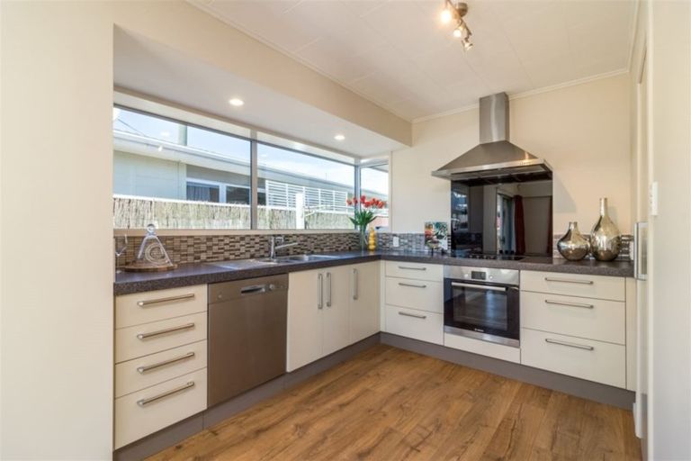 Photo of property in 5 Cintra Place, Casebrook, Christchurch, 8051