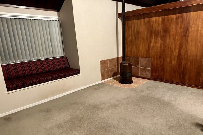 Photo of property in 95 Wikiriwhi Crescent, Awapuni, Palmerston North, 4412