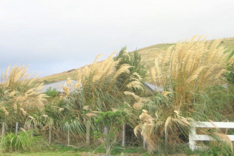 Photo of property in 80 Bing Lucas Drive, Tawa, Wellington, 5028