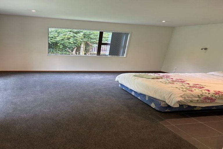 Photo of property in 5 Broadfell Avenue, Avonhead, Christchurch, 8042