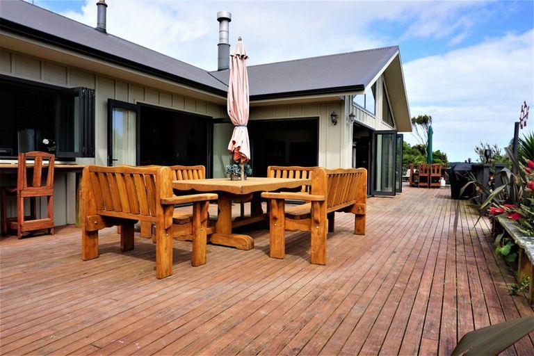 Photo of property in 207 Takapu Road, Manakau, Levin, 5573
