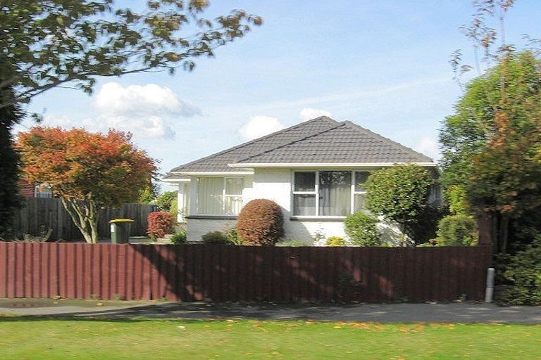 Photo of property in 19 Solway Avenue, Ilam, Christchurch, 8041