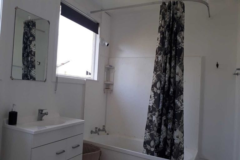 Photo of property in 25 Main Road, Tuatapere, 9620