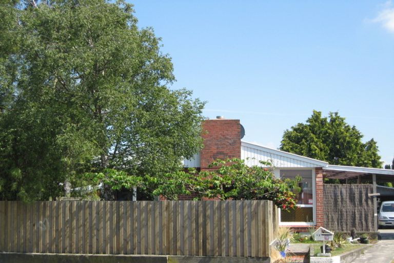 Photo of property in 17 Rowses Road, Aranui, Christchurch, 8061