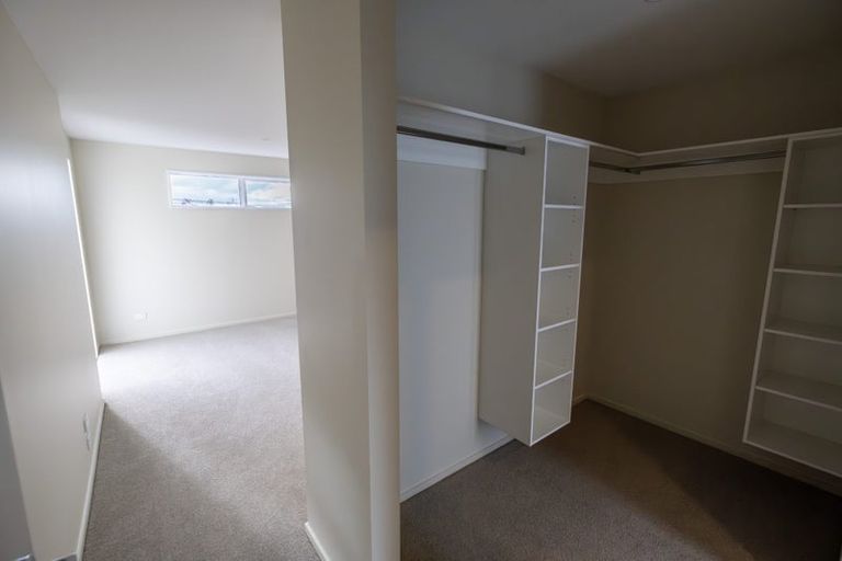 Photo of property in 5a Gill Avenue, Te Atatu Peninsula, Auckland, 0610