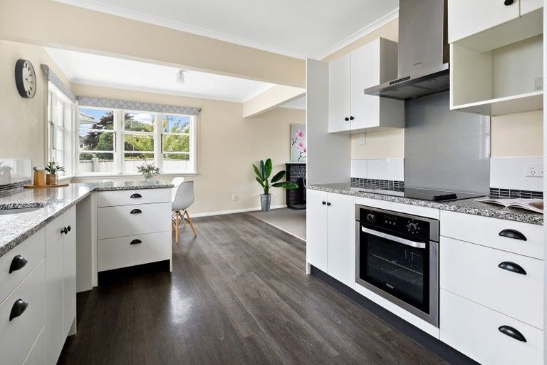 Photo of property in 20 Peel Place, Wainuiomata, Lower Hutt, 5014