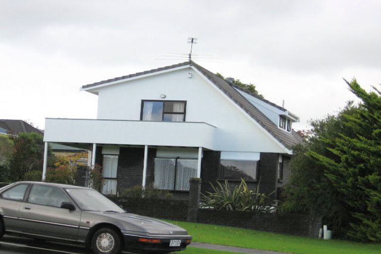 Photo of property in 154 Botany Road, Botany Downs, Auckland, 2010