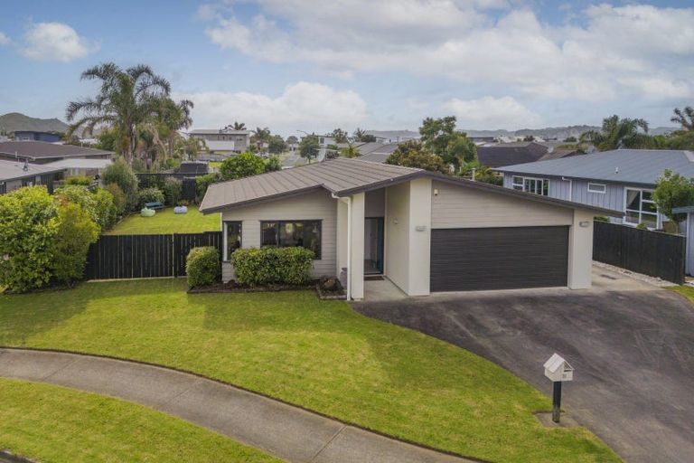Photo of property in 18 Captain Wood Avenue, Whitianga, 3510