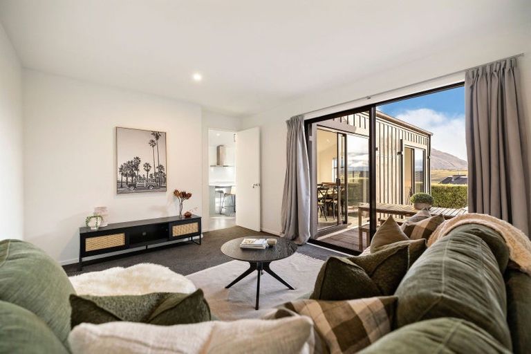 Photo of property in 13 Falconer Rise, Jacks Point, Queenstown, 9371