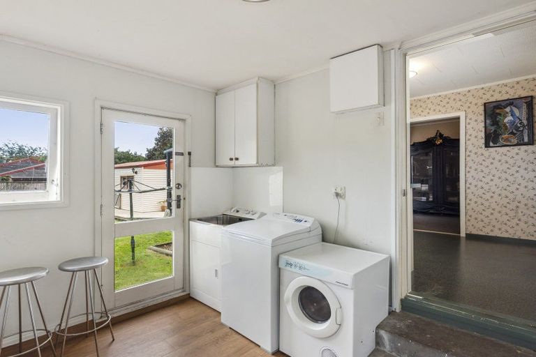 Photo of property in 43 Leinster Avenue, Raumati South, Paraparaumu, 5032