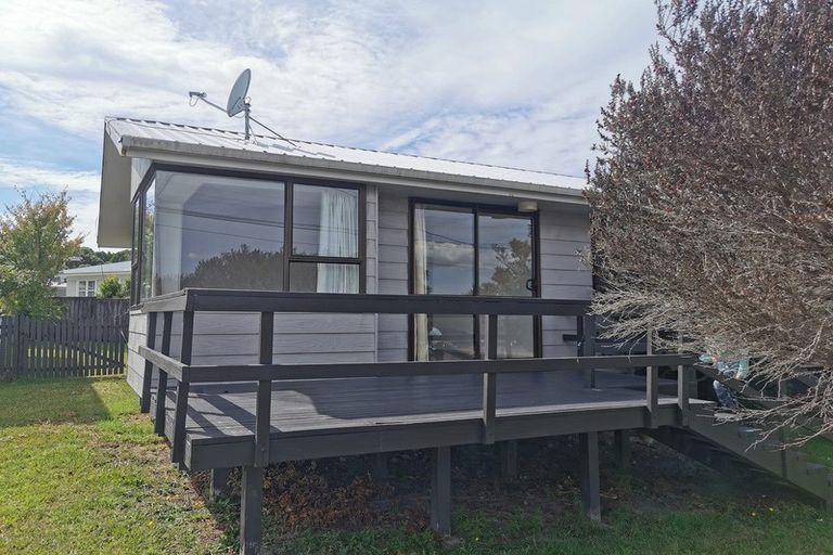Photo of property in 1/1 Meadowvale Avenue, Forrest Hill, Auckland, 0620