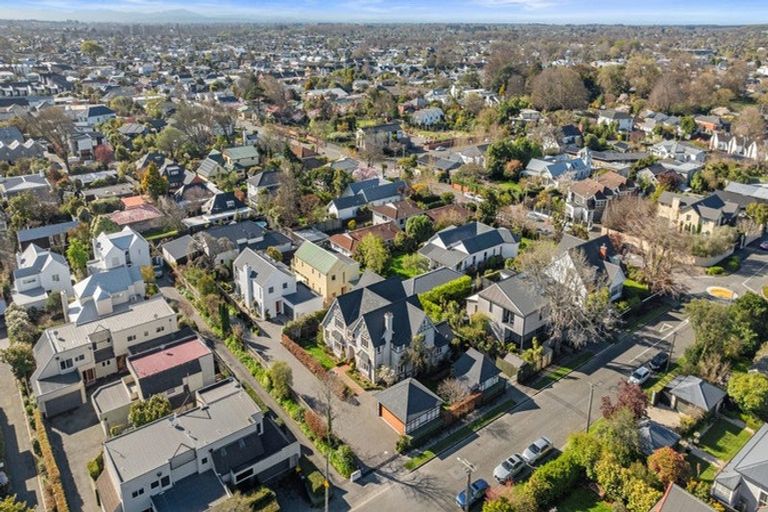 Photo of property in 39 Holly Road, St Albans, Christchurch, 8014