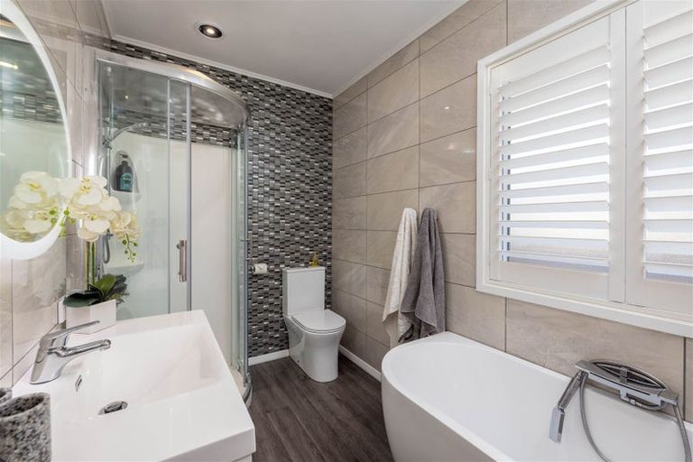 Photo of property in 52a Cutts Road, Russley, Christchurch, 8042