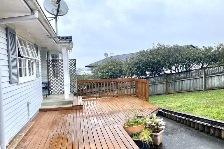 Photo of property in 1/5 Erica Road, Sunnynook, Auckland, 0620