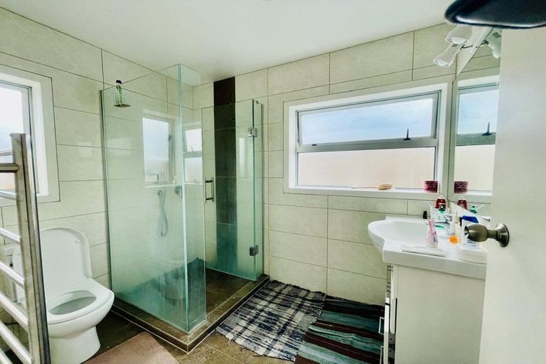 Photo of property in 20a Boundary Road, Blockhouse Bay, Auckland, 0600