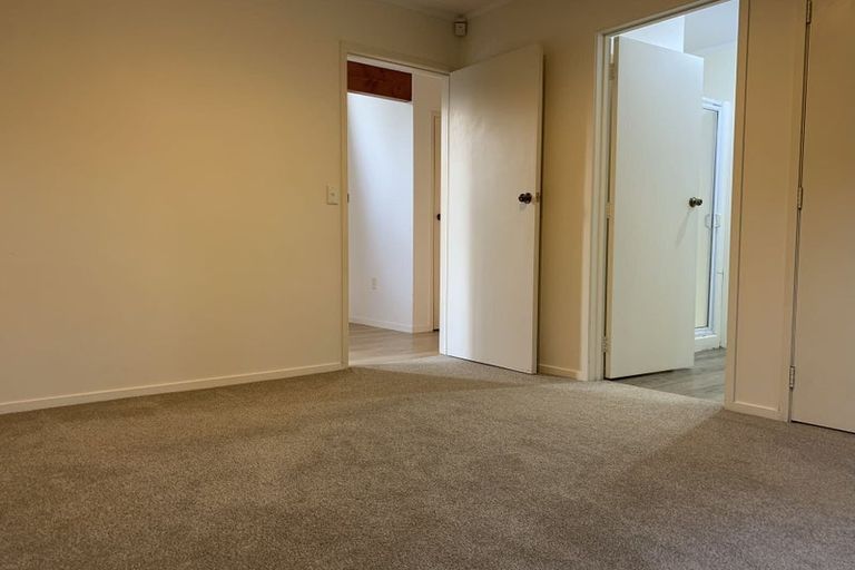Photo of property in 1/3 Fayette Place, Te Atatu South, Auckland, 0610
