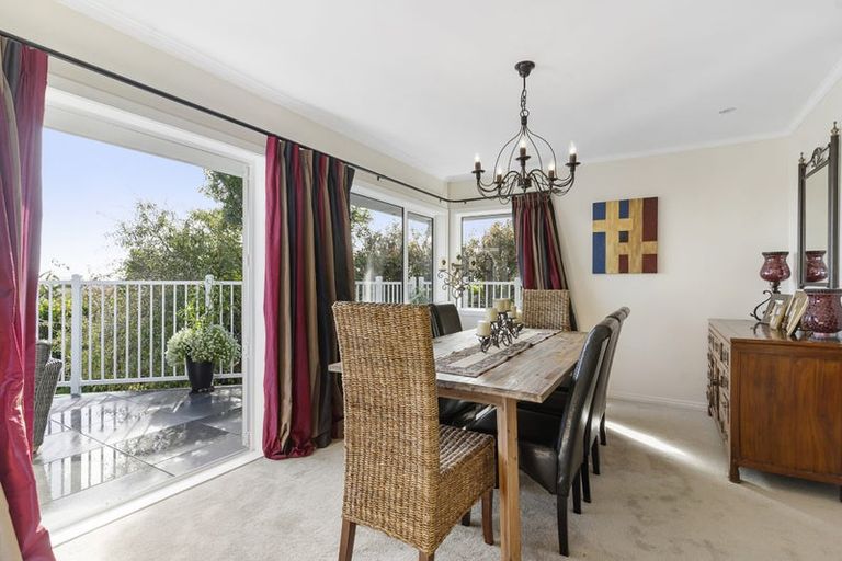 Photo of property in 21 Brooke Ridge Rise, East Tamaki Heights, Auckland, 2016