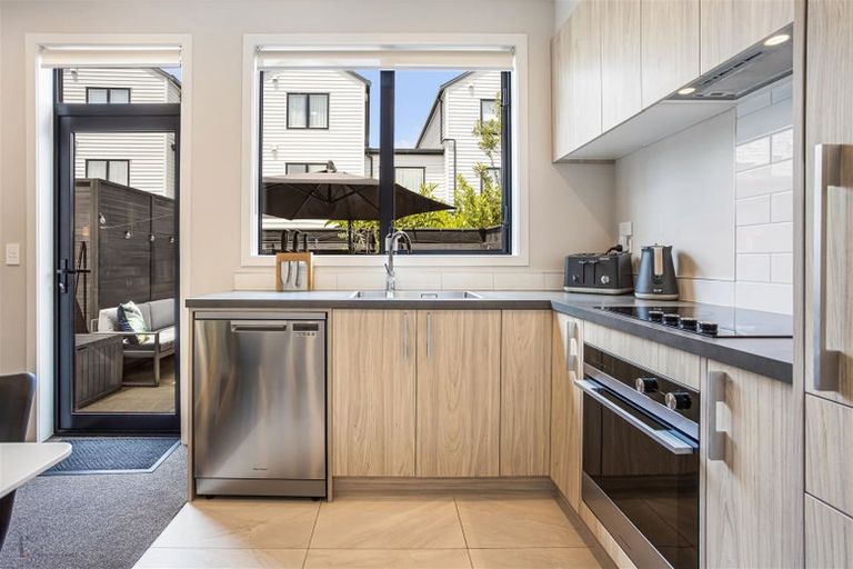 Photo of property in 8 Uku Lane, Hobsonville, Auckland, 0616