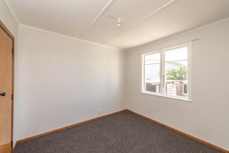 Photo of property in 12 Matai Street, Castlecliff, Whanganui, 4501