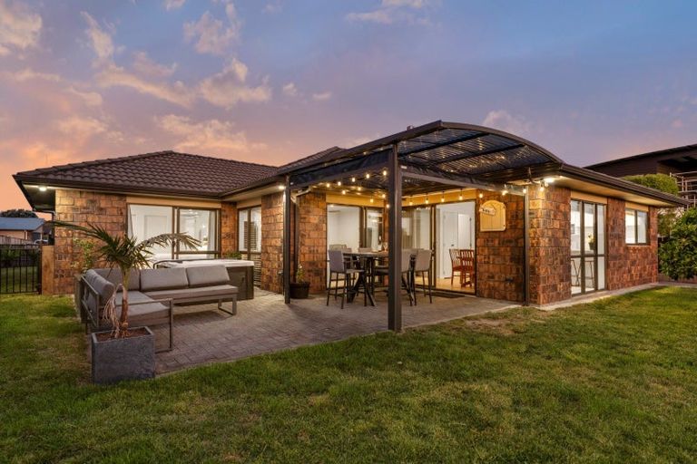 Photo of property in 21 Nicole Place, Papamoa Beach, Papamoa, 3118