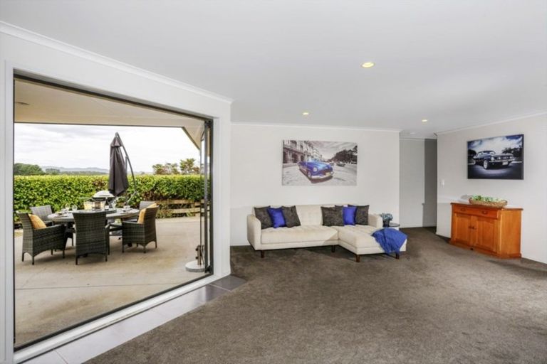 Photo of property in 13 Springvale Road, Waiuku, 2123