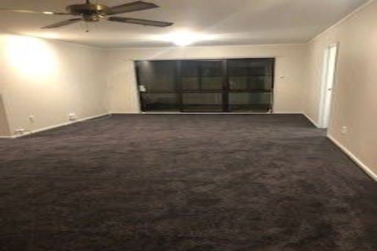 Photo of property in 9 Sherpa Place, Massey, Auckland, 0614