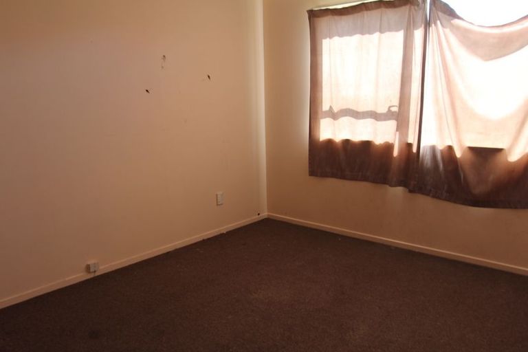 Photo of property in 2/25 Poutini Place, Manurewa, Auckland, 2102