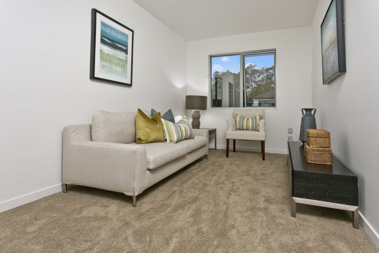 Photo of property in 102 Admirals Court Drive, Greenhithe, Auckland, 0632