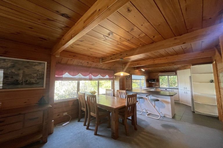 Photo of property in 2/28 Knightsbridge Drive, Forrest Hill, Auckland, 0620