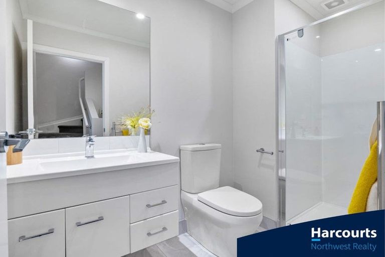 Photo of property in 6/89 Hobsonville Point Road, Hobsonville, Auckland, 0616