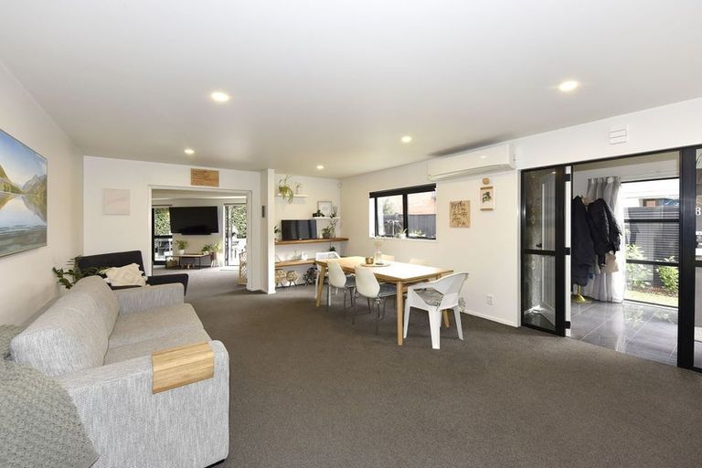 Photo of property in 8 Haineswood Lane, Sockburn, Christchurch, 8042