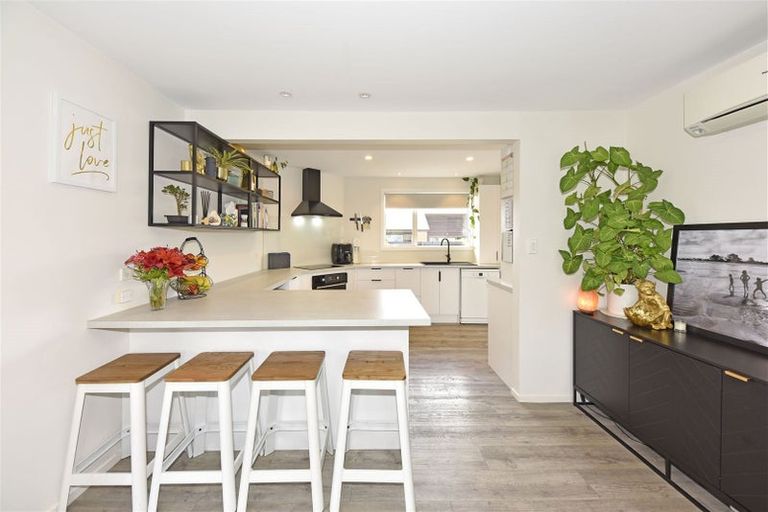 Photo of property in 7a Juniper Place, Burnside, Christchurch, 8053