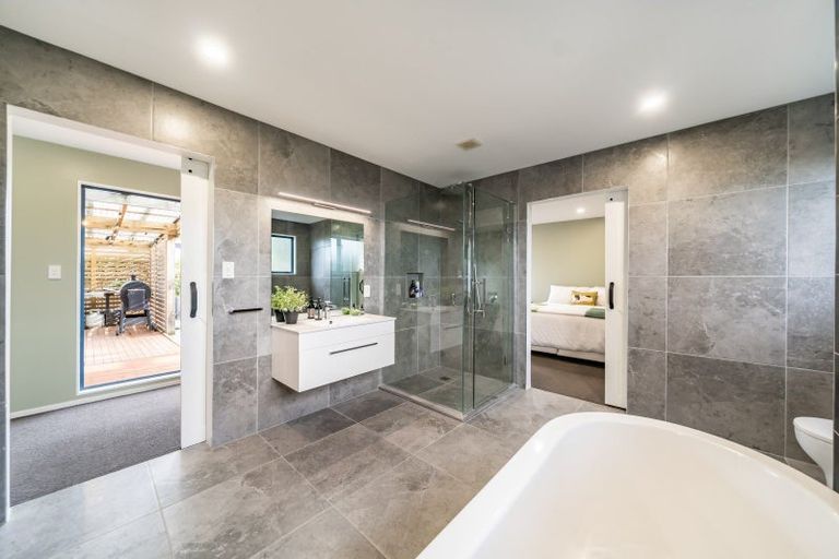 Photo of property in 11 Corlett Road, Plimmerton, Porirua, 5026