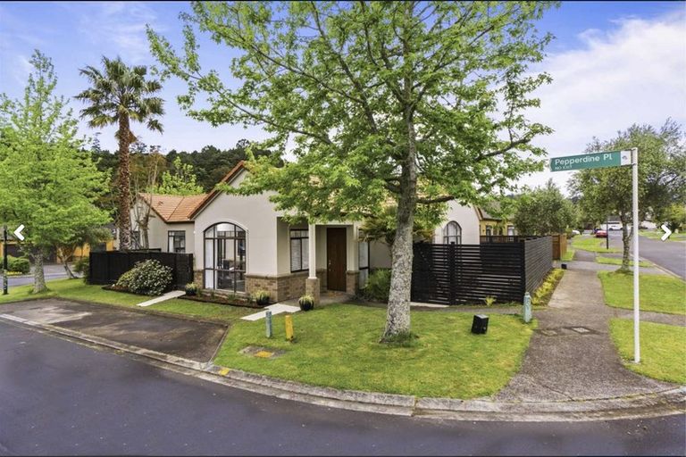 Photo of property in 1 Pepperdine Place, Albany, Auckland, 0632