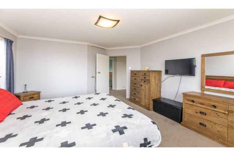 Photo of property in 23 Cross Street, Coalgate, 7673