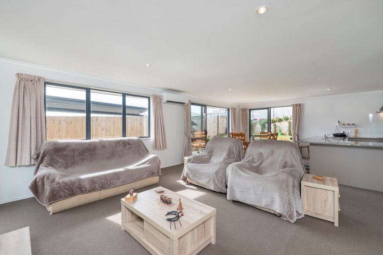 Photo of property in 13 Mcgowan Rise, Tuakau, 2121