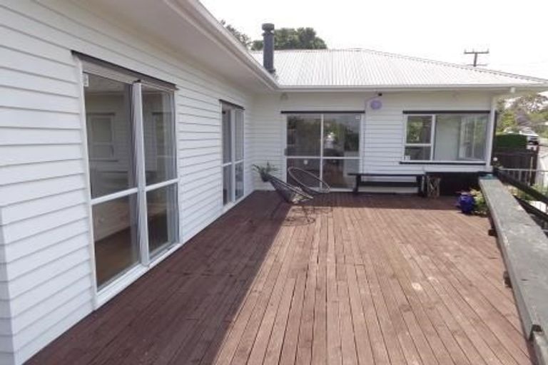 Photo of property in 1/29 Tahi Terrace, Glen Eden, Auckland, 0602