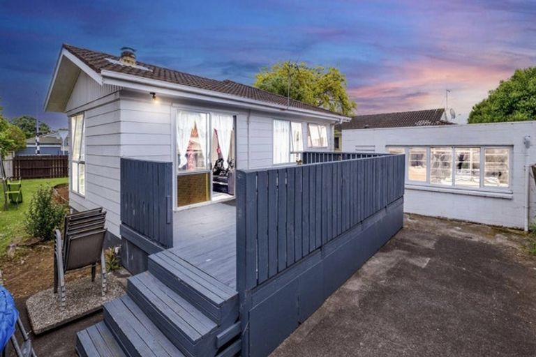 Photo of property in 1 Gibbons Road, Weymouth, Auckland, 2103