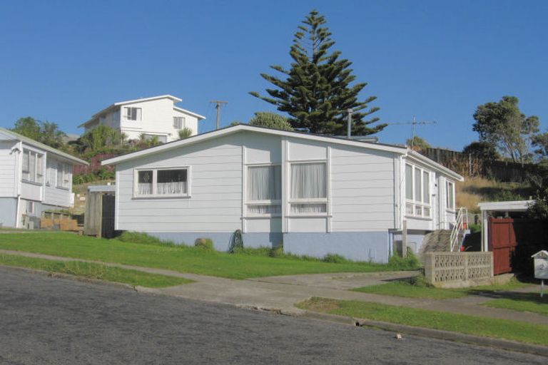 Photo of property in 4 Keith Hart Grove, Titahi Bay, Porirua, 5022