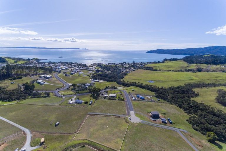 Photo of property in 8 Amelie Place, Coopers Beach, 0420