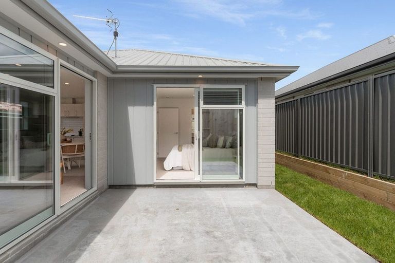 Photo of property in 11 Hammick Crescent, Pyes Pa, 3112