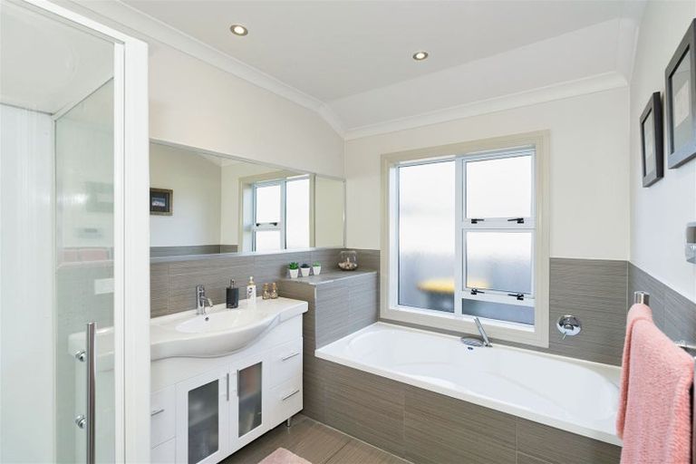 Photo of property in 15 Okarito Avenue, Levin, 5510