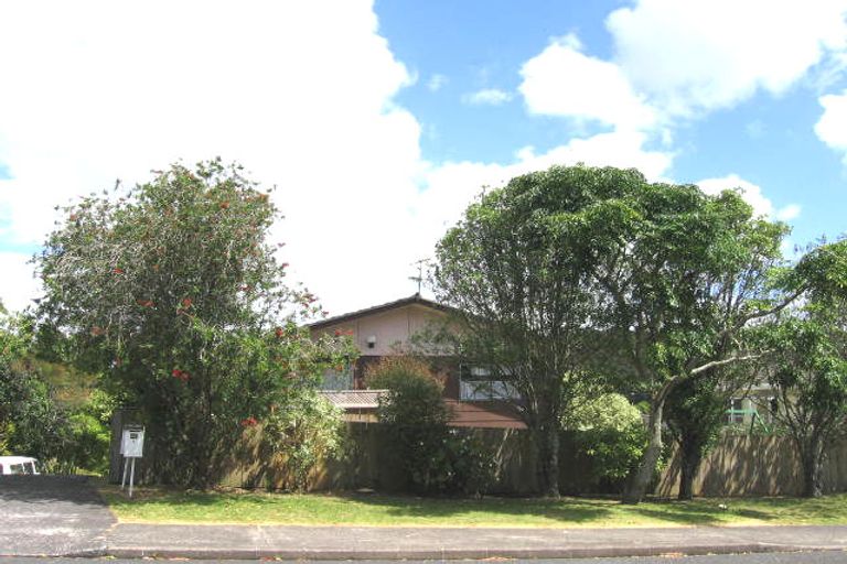 Photo of property in 2/60 Simon Ellice Drive, Bayview, Auckland, 0629