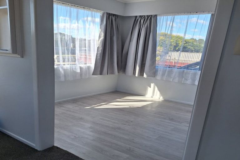 Photo of property in 12 Clifton Drive, Waitara, 4320