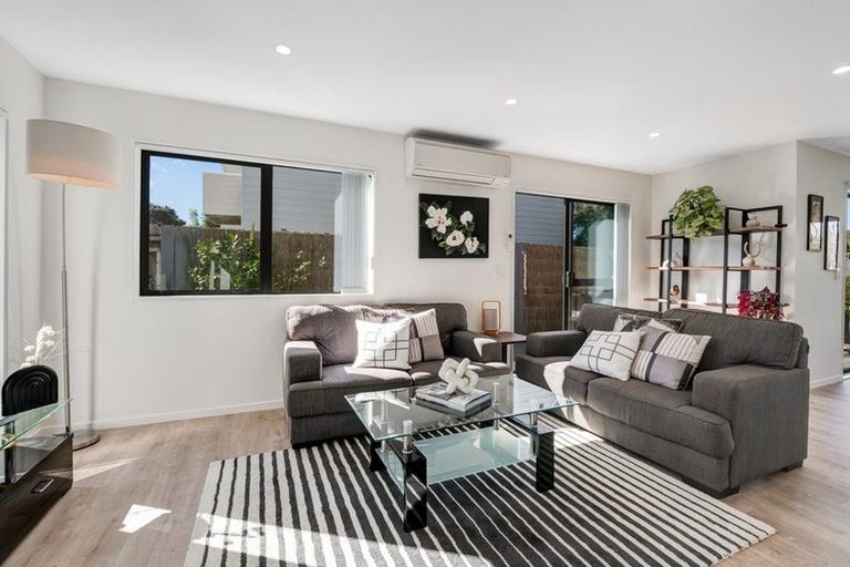 Photo of property in 4 William Bayes Place, Red Beach, 0932